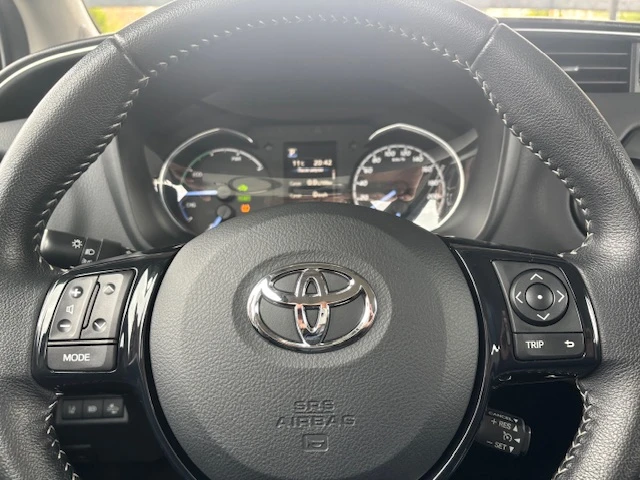 Toyota Yaris 1.5 HYBRID АВТОМАТ 60 000 км  - изображение 6 | Auto.bg Toyota Yaris 1.5 HYBRID АВТОМАТ 60 000 км  - изображение 6
