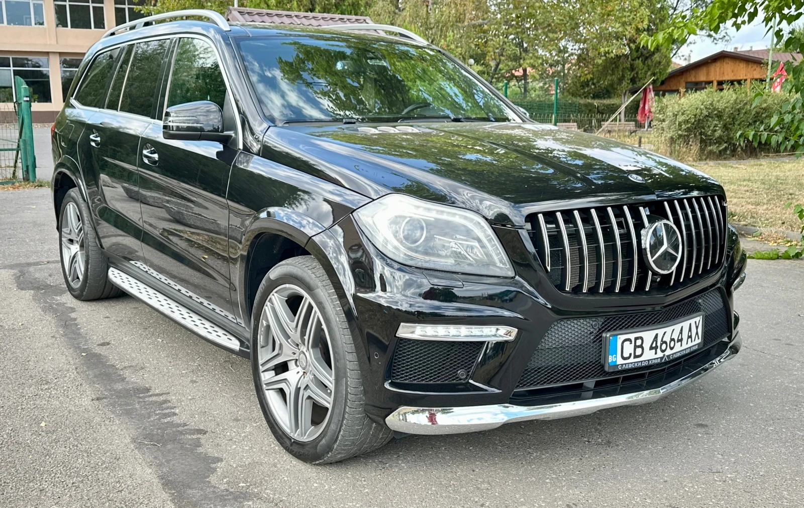 Mercedes-Benz GL 500 550 4MATIC, ПАНОРАМА, ОБДУХВАНЕ, КАМЕРИ, 7 МЕСТА - изображение 3 | Auto.bg Mercedes-Benz GL 500 550 4MATIC, ПАНОРАМА, ОБДУХВАНЕ, КАМЕРИ, 7 МЕСТА - изображение 3