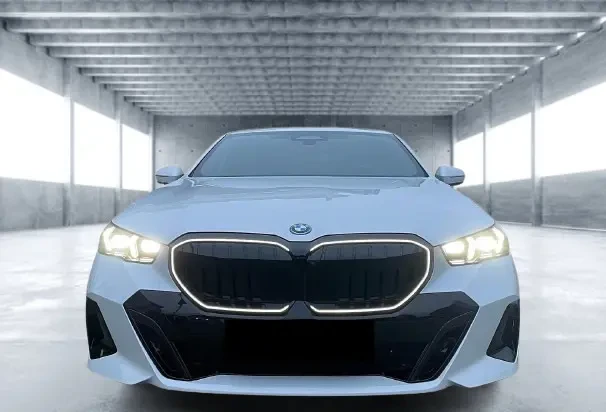BMW 530 e M-Sport = NEW = Гаранция | Auto.bg — изображение 1 BMW 530 e M-Sport = NEW = Гаранция | Auto.bg — изображение 1