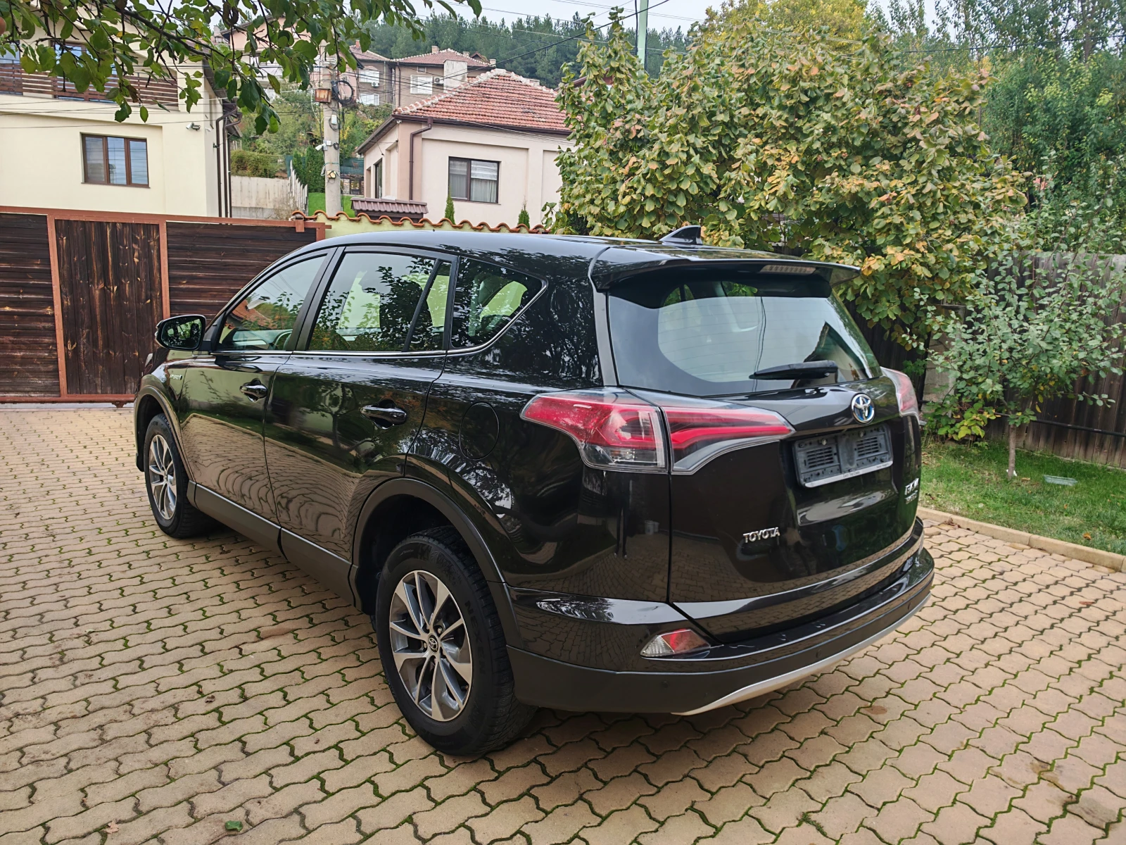 Toyota Rav4 2.5 Хибрид, Камера, Автомат - изображение 6 | Auto.bg Toyota Rav4 2.5 Хибрид, Камера, Автомат - изображение 6