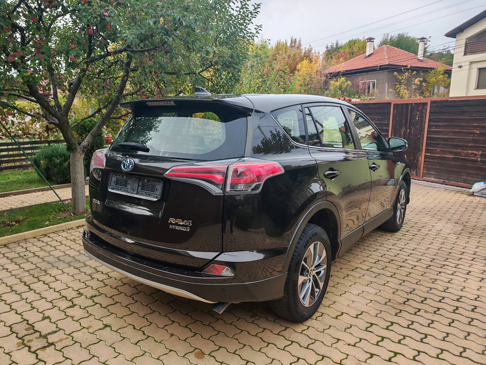 Toyota Rav4 2.5 Хибрид, Камера, Автомат - изображение 4 | Auto.bg Toyota Rav4 2.5 Хибрид, Камера, Автомат - изображение 4