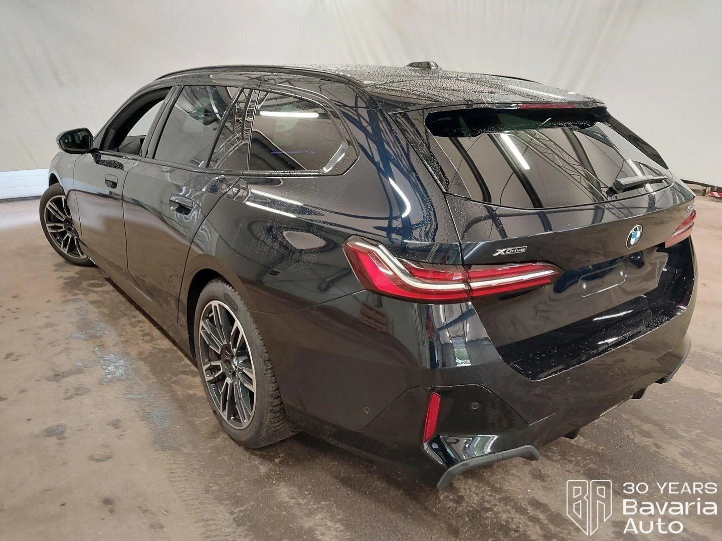 BMW 520 d xDrive Touring M Sport Paket Steptronic - изображение 2 | Auto.bg BMW 520 d xDrive Touring M Sport Paket Steptronic - изображение 2