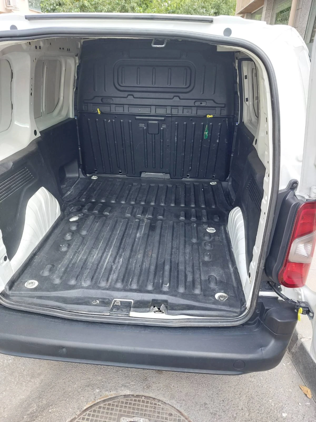 Peugeot Partner Собствен лизинг - изображение 7 | Auto.bg Peugeot Partner Собствен лизинг - изображение 7