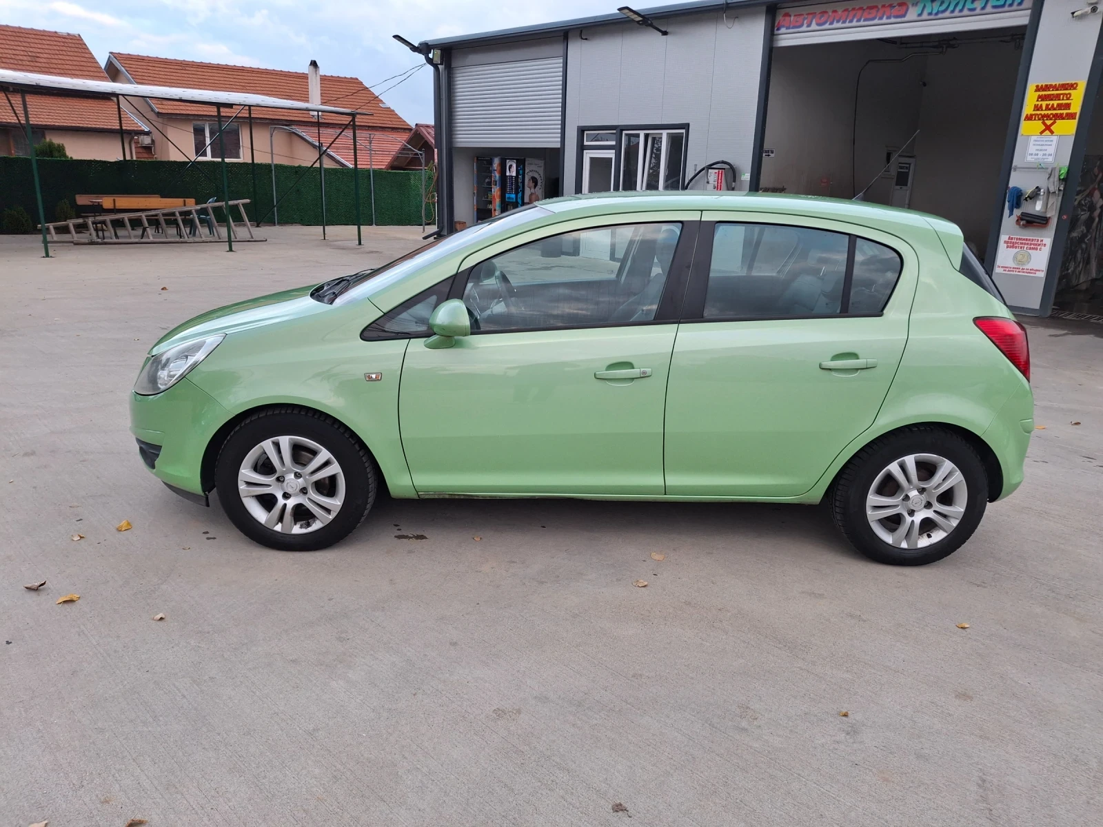 Opel Corsa 1.4 90к.с парктроник, климатик - изображение 7 | Auto.bg Opel Corsa 1.4 90к.с парктроник, климатик - изображение 7