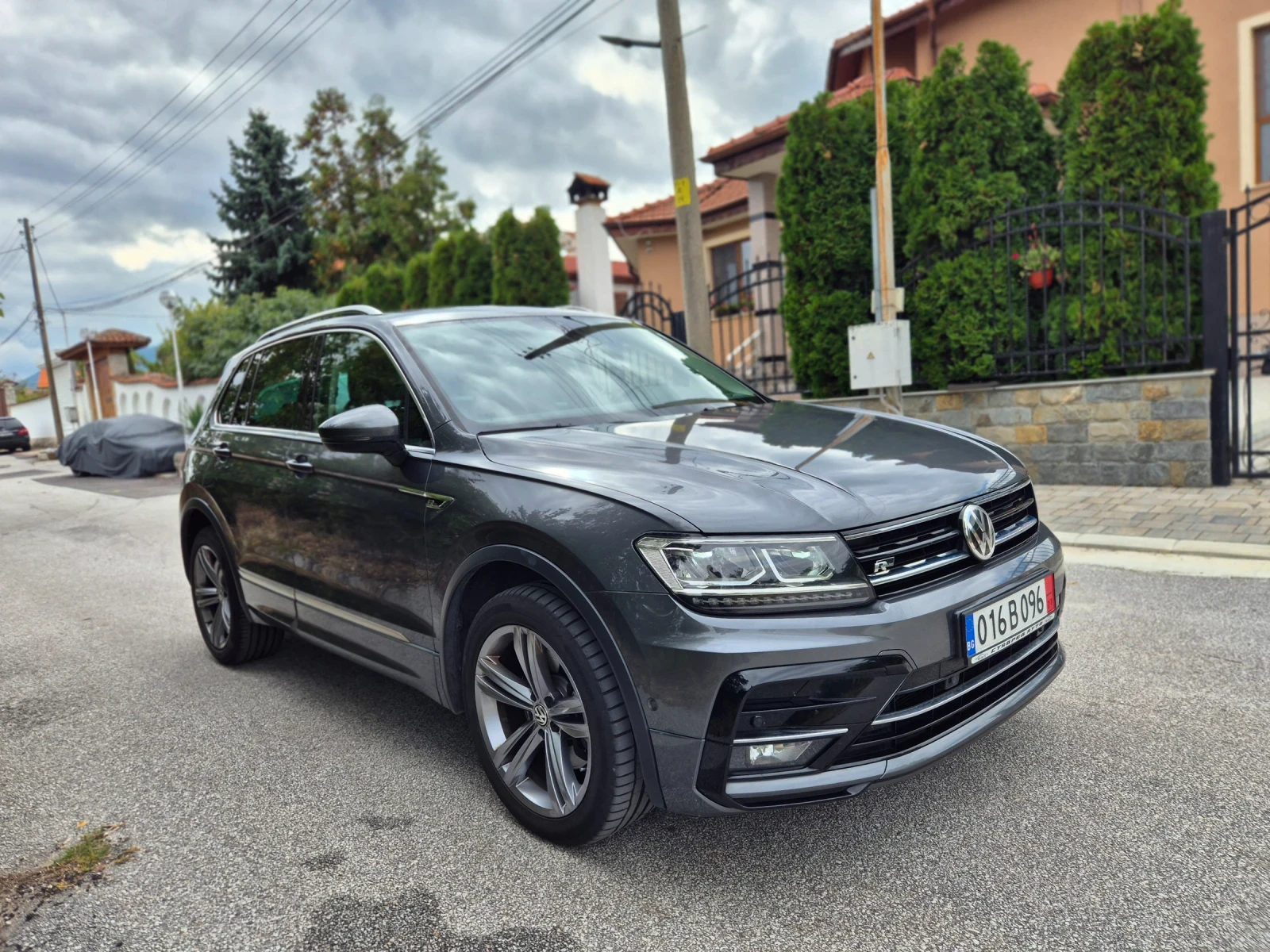 VW Tiguan 2.0D-190кс/4MOTION/Rline  - изображение 2 | Auto.bg VW Tiguan 2.0D-190кс/4MOTION/Rline  - изображение 2