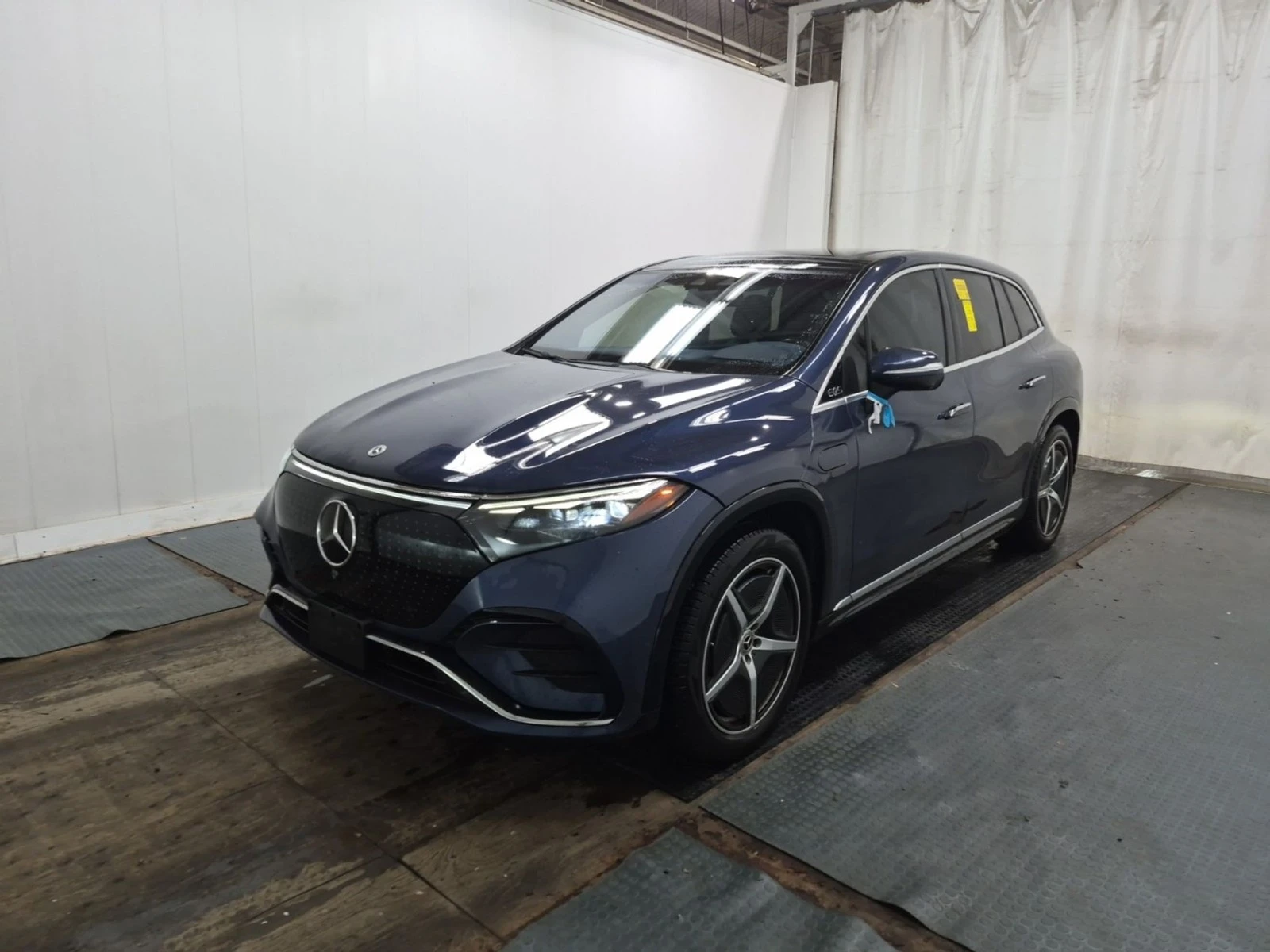 Mercedes-Benz EQS 580 4MATIC SUV Автокредит Цена до България | Auto.bg — изображение 1 Mercedes-Benz EQS 580 4MATIC SUV Автокредит Цена до България | Auto.bg — изображение 1