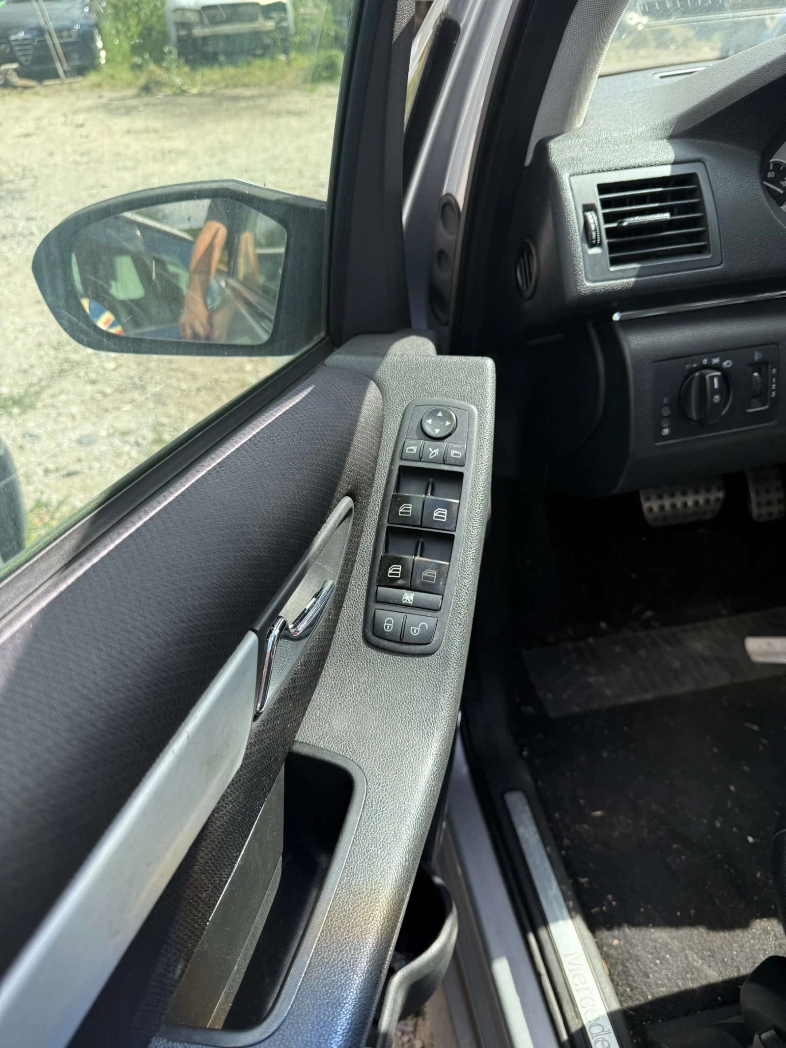 Mercedes-Benz B 200 2.0CDI - изображение 5 | Auto.bg Mercedes-Benz B 200 2.0CDI - изображение 5