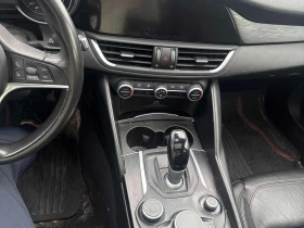 Alfa Romeo Giulia * 4dr Sdn AWD * CARFAX * ОПЦИЯ ЗА ФИНАНСИРАНЕ | Auto.bg — изображение 9 Alfa Romeo Giulia * 4dr Sdn AWD * CARFAX * ОПЦИЯ ЗА ФИНАНСИРАНЕ | Auto.bg — изображение 9