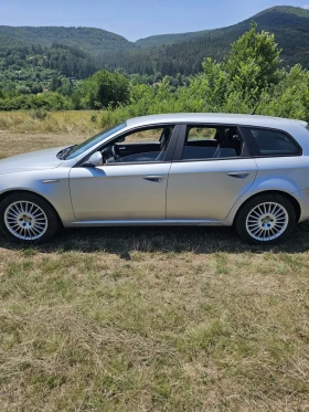 Alfa Romeo 159 sportwagon Фейслифт - 2100 € / 4107.24 лв. - 72617662 2 | Car24.bg Alfa Romeo 159 sportwagon Фейслифт - 2100 € / 4107.24 лв. - 72617662 2