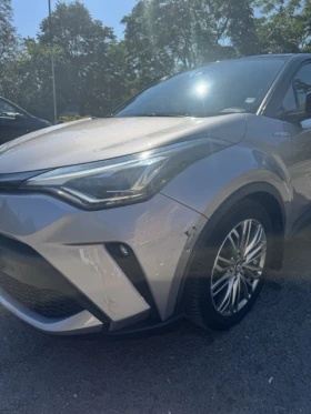 Toyota C-HR Toyota C-HR 1.8 Classy Facelift, JBL, кожа | Auto.bg — изображение 4 Toyota C-HR Toyota C-HR 1.8 Classy Facelift, JBL, кожа | Auto.bg — изображение 4