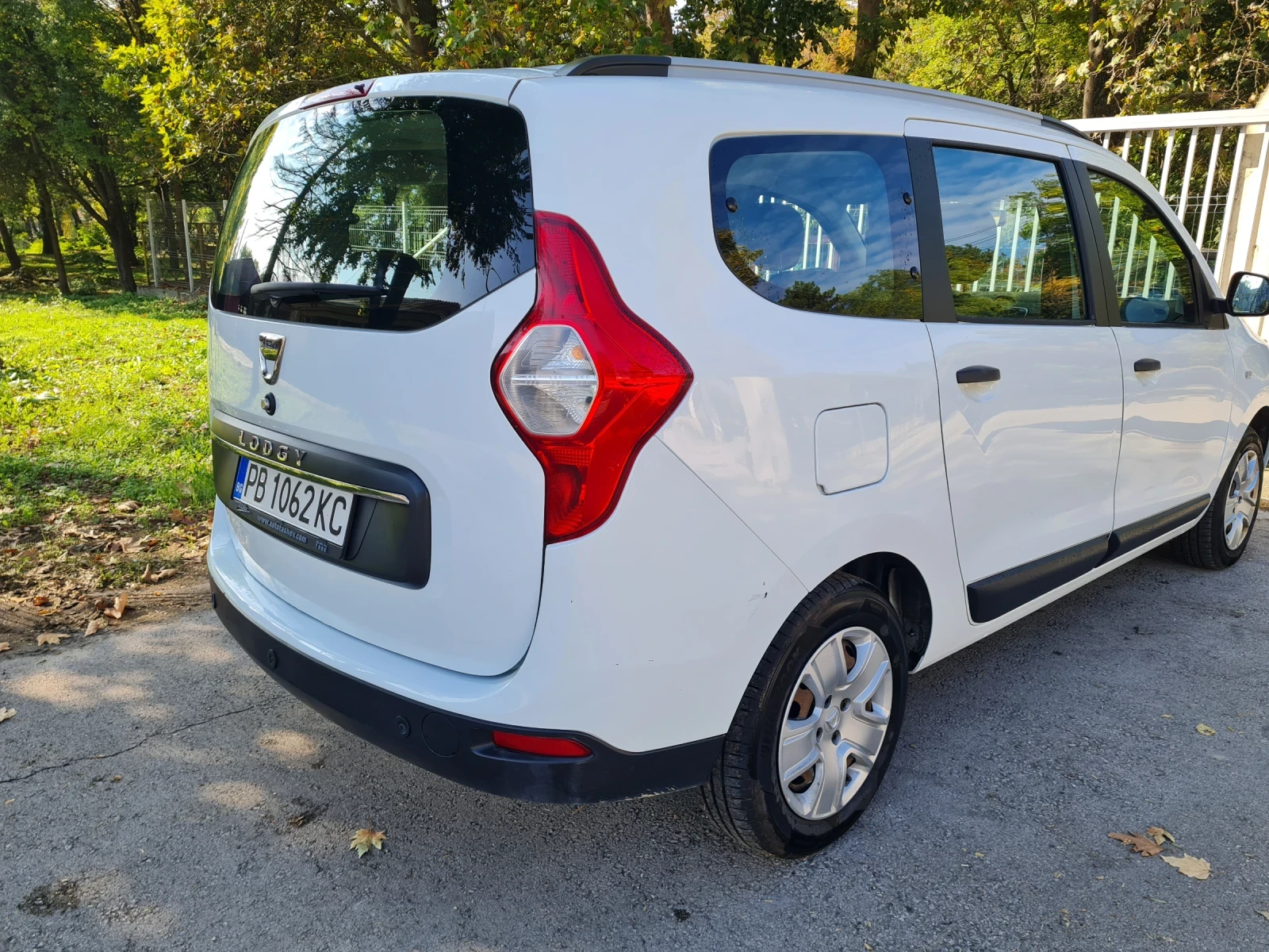 Dacia Lodgy  - изображение 3 | Auto.bg Dacia Lodgy  - изображение 3