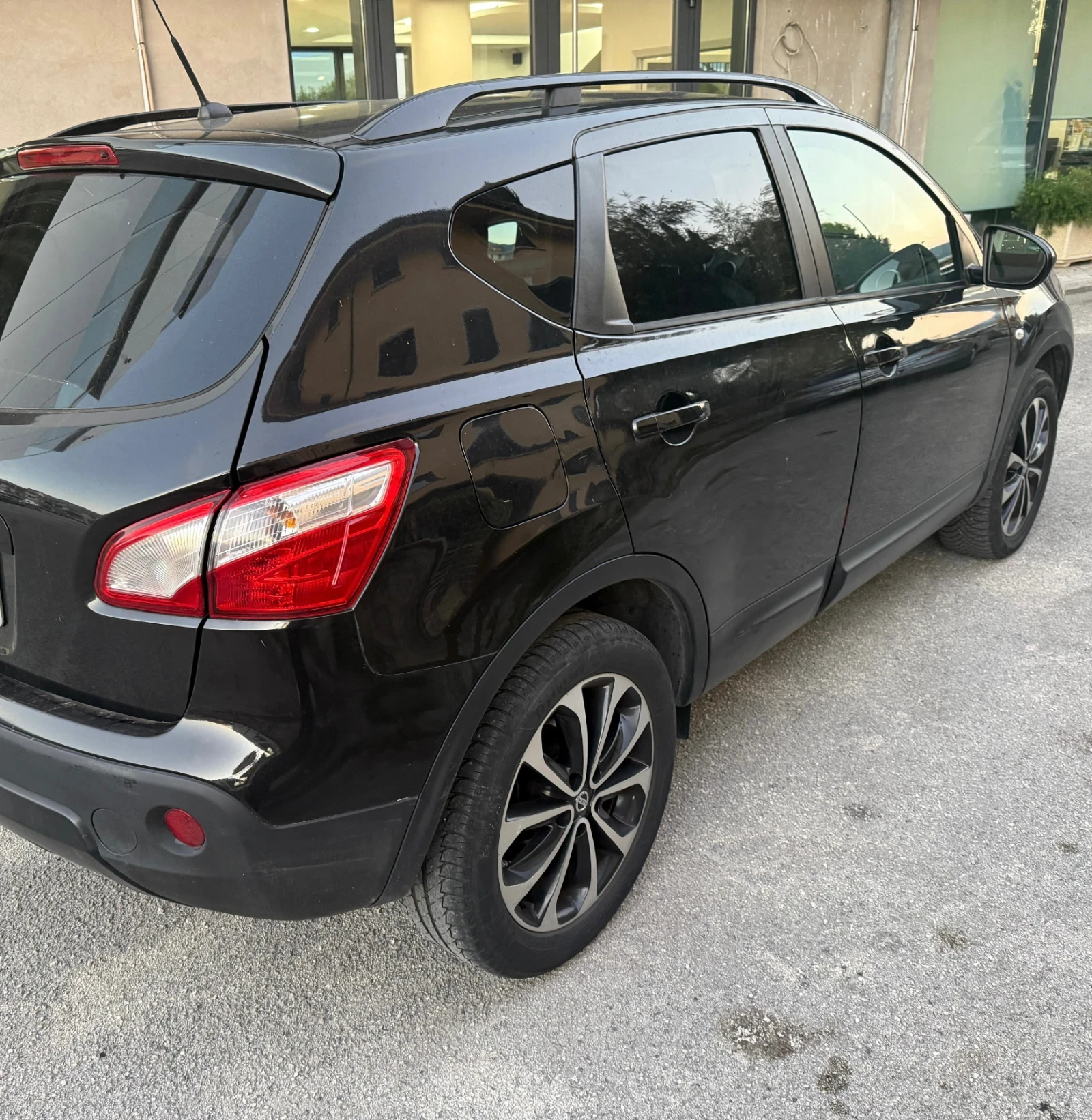 Nissan Qashqai 1.5 dci КОЖА НАВИГАЦИЯ ПАНОРАМА 360 ГРАДУСА КАМЕРА - изображение 3 | Auto.bg Nissan Qashqai 1.5 dci КОЖА НАВИГАЦИЯ ПАНОРАМА 360 ГРАДУСА КАМЕРА - изображение 3