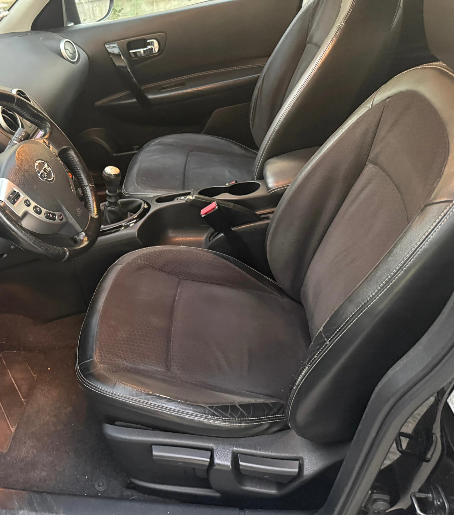 Nissan Qashqai 1.5 dci КОЖА НАВИГАЦИЯ ПАНОРАМА 360 ГРАДУСА КАМЕРА - изображение 5 | Auto.bg Nissan Qashqai 1.5 dci КОЖА НАВИГАЦИЯ ПАНОРАМА 360 ГРАДУСА КАМЕРА - изображение 5