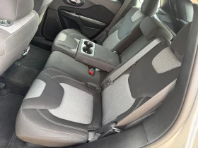 Jeep Cherokee 2.0 4x4 100%РЕАЛЕН ПРОБЕГ ЛИЗИНГ ВИДЕО | Auto.bg — изображение 9 Jeep Cherokee 2.0 4x4 100%РЕАЛЕН ПРОБЕГ ЛИЗИНГ ВИДЕО | Auto.bg — изображение 9