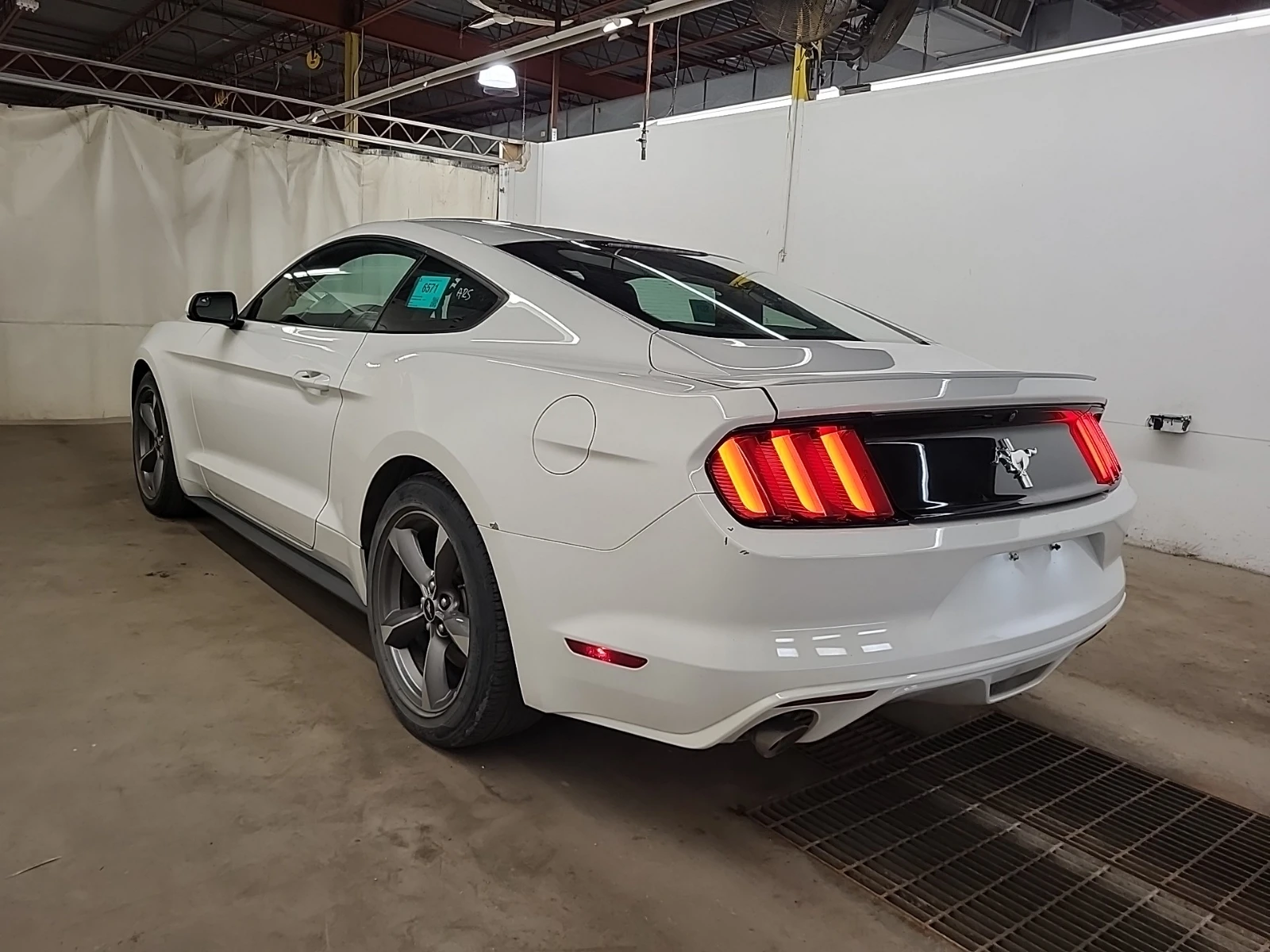 Ford Mustang * CARFAX * БЕЗ ПЪРВОНАЧАЛНА ВНОСКА - изображение 5 | Auto.bg Ford Mustang * CARFAX * БЕЗ ПЪРВОНАЧАЛНА ВНОСКА - изображение 5