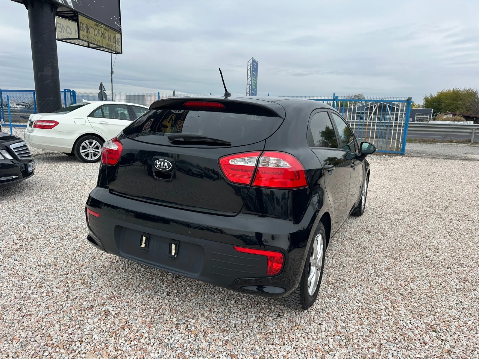 Kia Rio 1.4 CRDI, КОЖА, ПОДГРЕВ, ЕВРО 6, ФЕЙС, ТОП!!! - изображение 7 | Auto.bg Kia Rio 1.4 CRDI, КОЖА, ПОДГРЕВ, ЕВРО 6, ФЕЙС, ТОП!!! - изображение 7