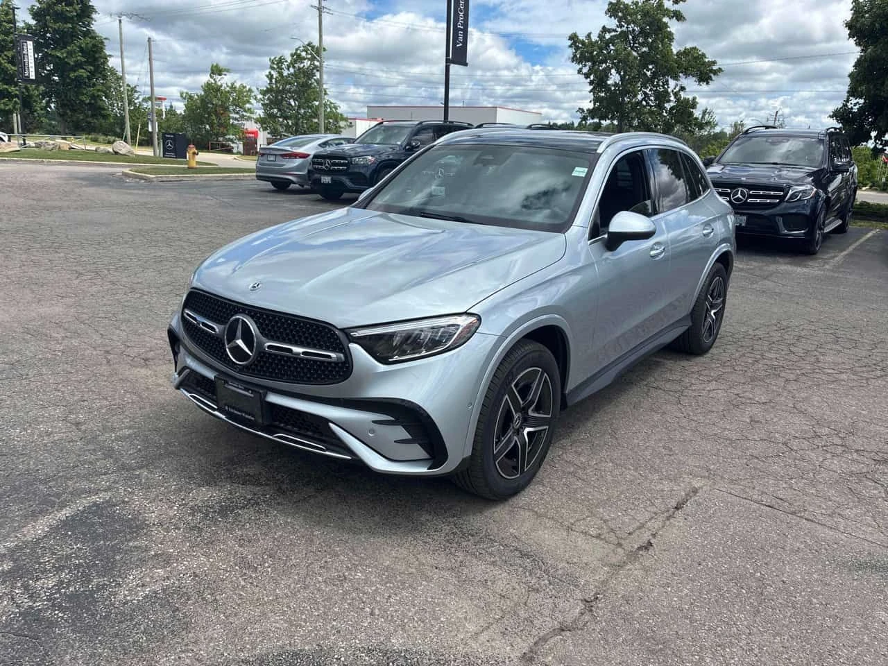 Mercedes-Benz GLC * 300 * CARFAX * ЦЕНА ДО БГ | Auto.bg — изображение 1 Mercedes-Benz GLC * 300 * CARFAX * ЦЕНА ДО БГ | Auto.bg — изображение 1