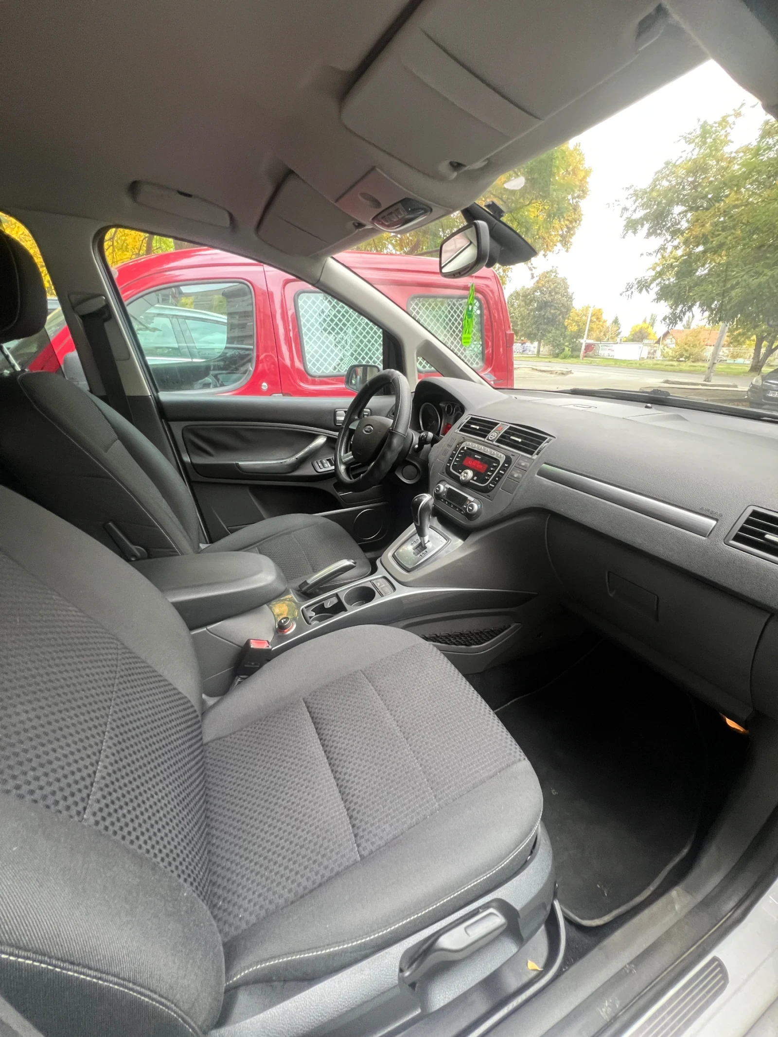 Ford C-max 154Хил.км/TITANIUM/2.0TDC  /АВТОМАТИК/ - изображение 8 | Auto.bg Ford C-max 154Хил.км/TITANIUM/2.0TDC  /АВТОМАТИК/ - изображение 8