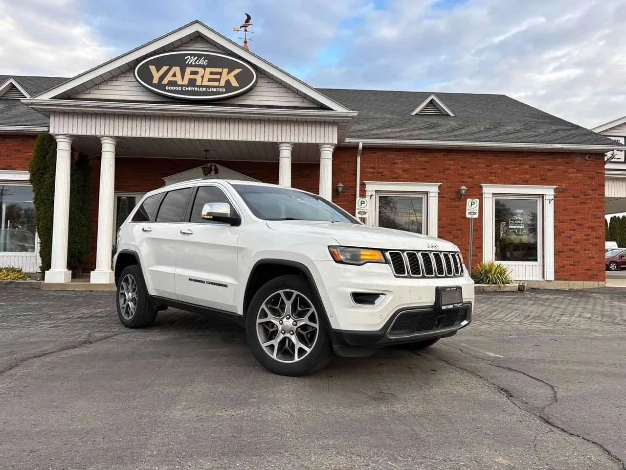 Jeep Grand cherokee undefined | Auto.bg — изображение 1 Jeep Grand cherokee undefined | Auto.bg — изображение 1