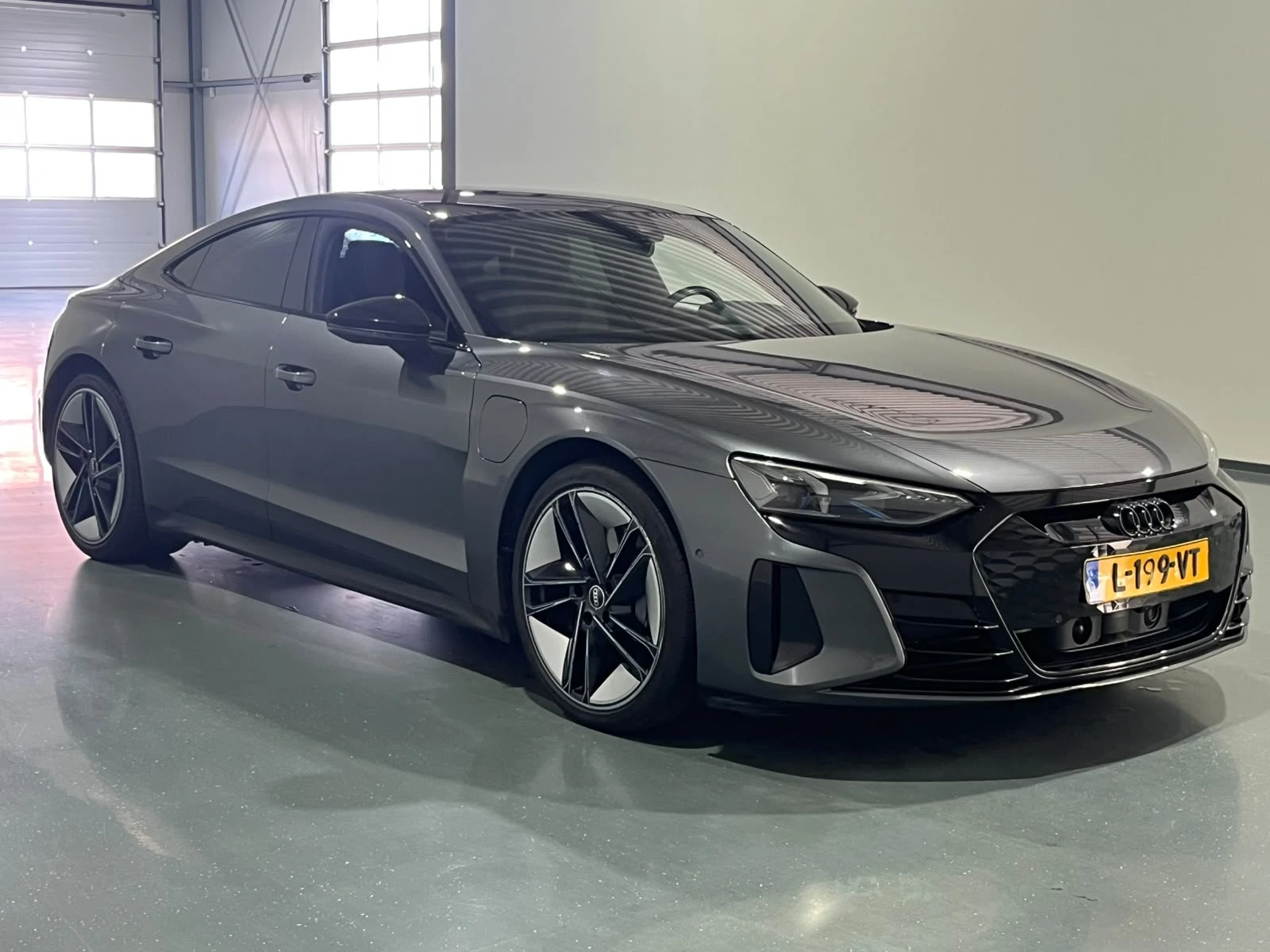 Audi E-Tron GT GT 93 kWh Competition Европейска | Auto.bg — изображение 1 Audi E-Tron GT GT 93 kWh Competition Европейска | Auto.bg — изображение 1