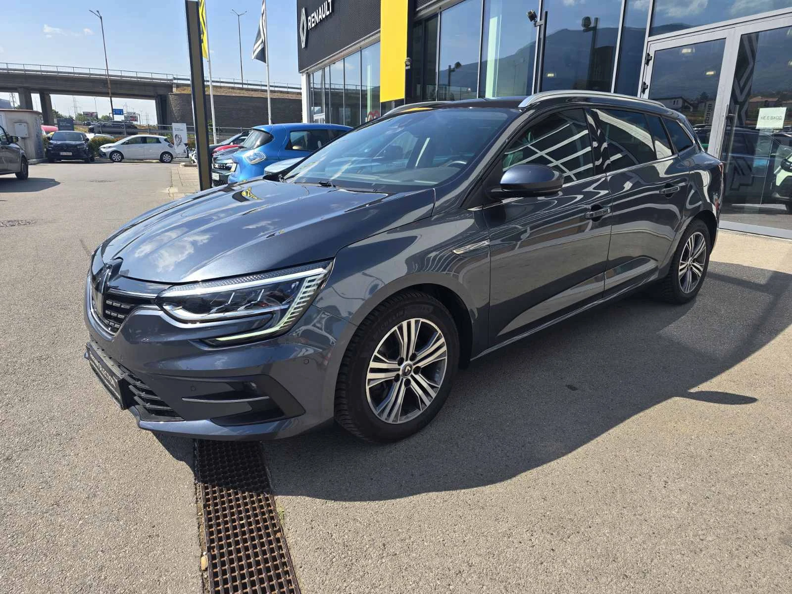 Renault Megane Grandtour Plug-In Hybrid 1.6 145hp | Auto.bg — изображение 1 Renault Megane Grandtour Plug-In Hybrid 1.6 145hp | Auto.bg — изображение 1