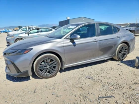 Toyota Camry * SE* HYBRID* AWD*