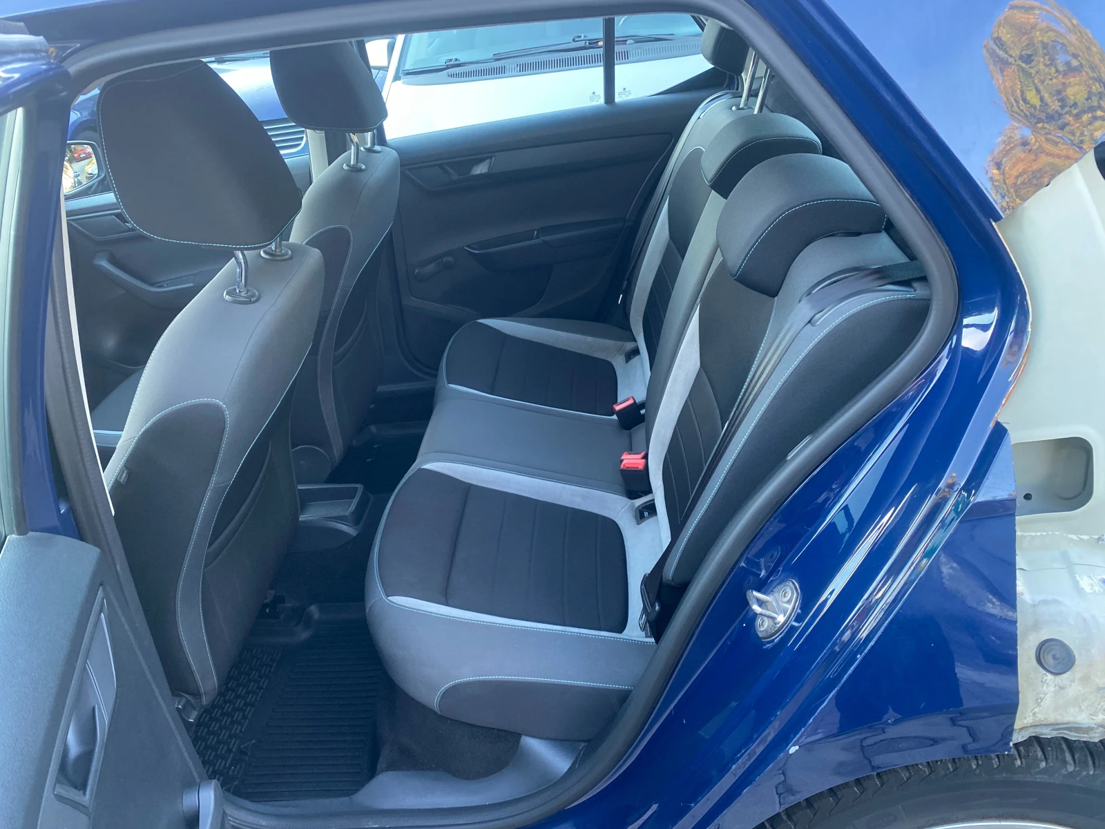 Skoda Fabia 1.0 60кс. 80к. км - изображение 8 | Auto.bg Skoda Fabia 1.0 60кс. 80к. км - изображение 8