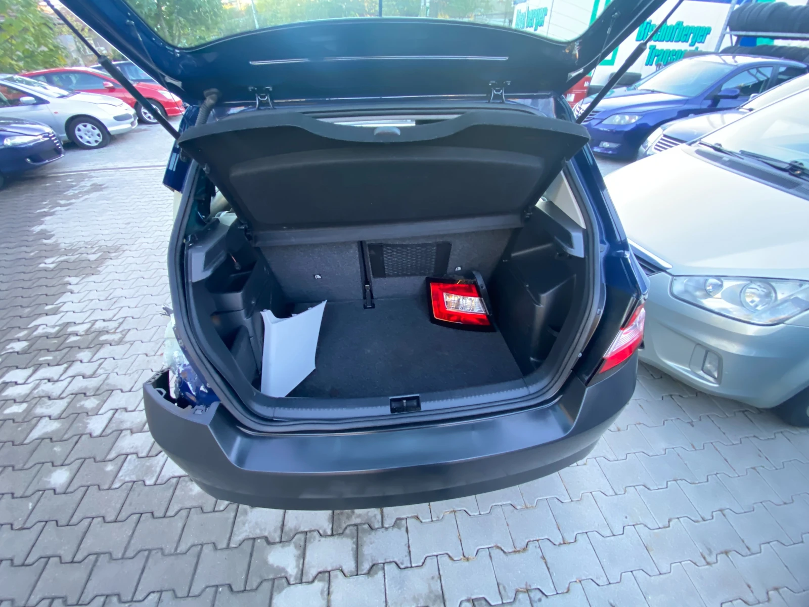 Skoda Fabia 1.0 60кс. 80к. км - изображение 3 | Auto.bg Skoda Fabia 1.0 60кс. 80к. км - изображение 3