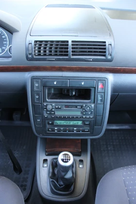 Seat Alhambra 1.9 TDI 131 кс. 6+ 1 МЕСТА НОВ ВНОС | Auto.bg — изображение 12 Seat Alhambra 1.9 TDI 131 кс. 6+ 1 МЕСТА НОВ ВНОС | Auto.bg — изображение 12