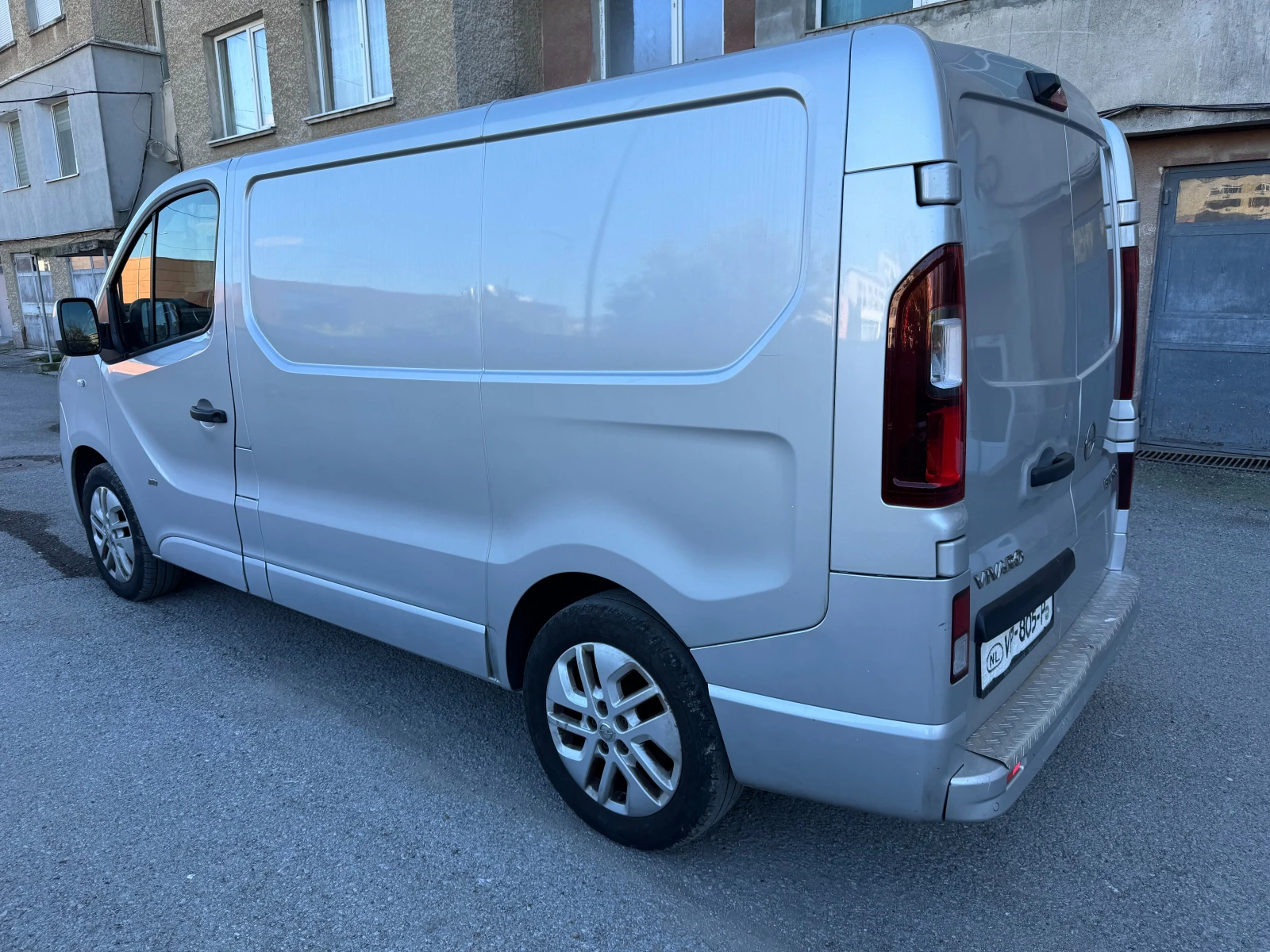 Opel Vivaro 1.6CDTI BITURBO - изображение 5 | Auto.bg Opel Vivaro 1.6CDTI BITURBO - изображение 5