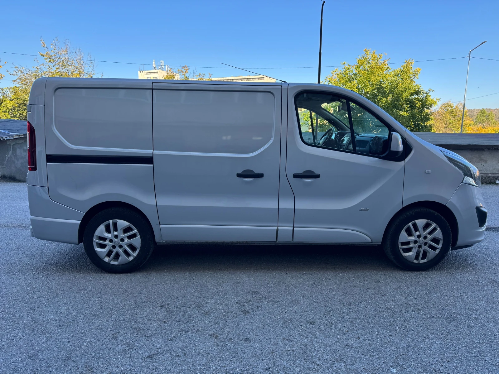 Opel Vivaro 1.6CDTI BITURBO - изображение 8 | Auto.bg Opel Vivaro 1.6CDTI BITURBO - изображение 8