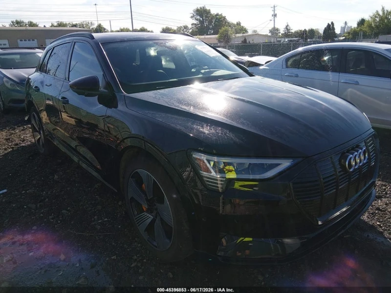 Audi E-Tron Premium Plus Quattro - 19000 € / 37160.77 лв. - 36539074 1 | Car24.bg Audi E-Tron Premium Plus Quattro - 19000 € / 37160.77 лв. - 36539074 1