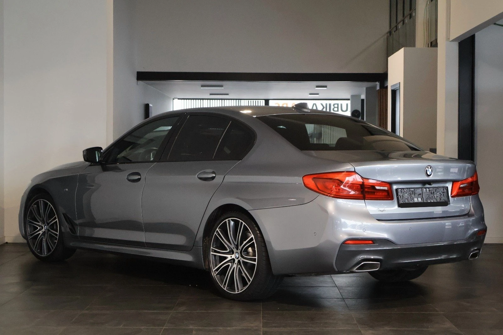 BMW 520 BMW 5 Series 520 M Sport - изображение 3 | Auto.bg BMW 520 BMW 5 Series 520 M Sport - изображение 3