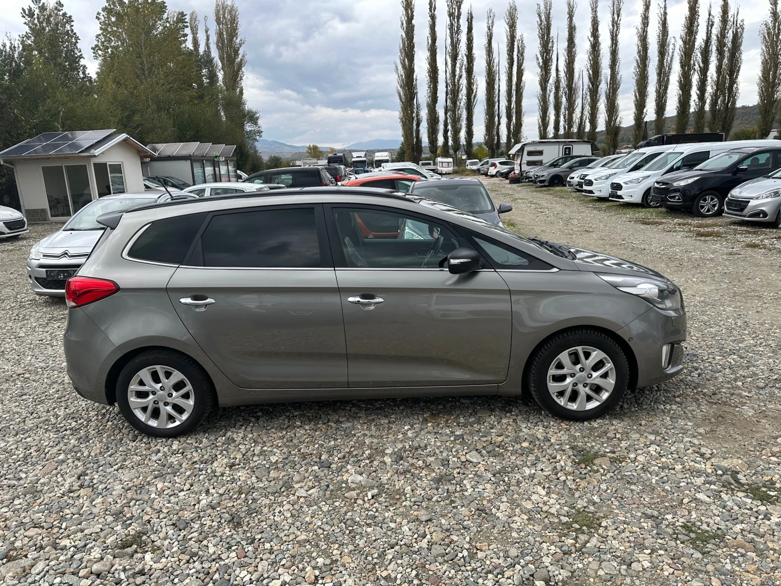 Kia Carens 1.7 135hp 7мест - изображение 3 | Auto.bg Kia Carens 1.7 135hp 7мест - изображение 3