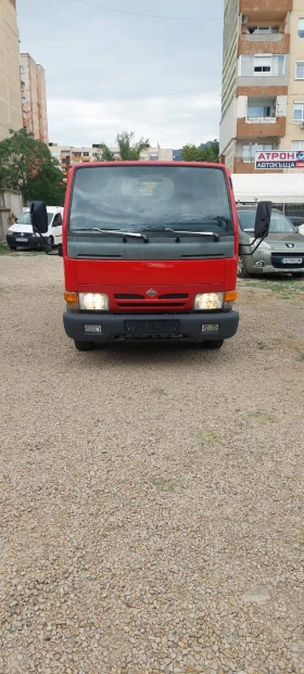 Nissan Capstar 3.0 tdi тристранен