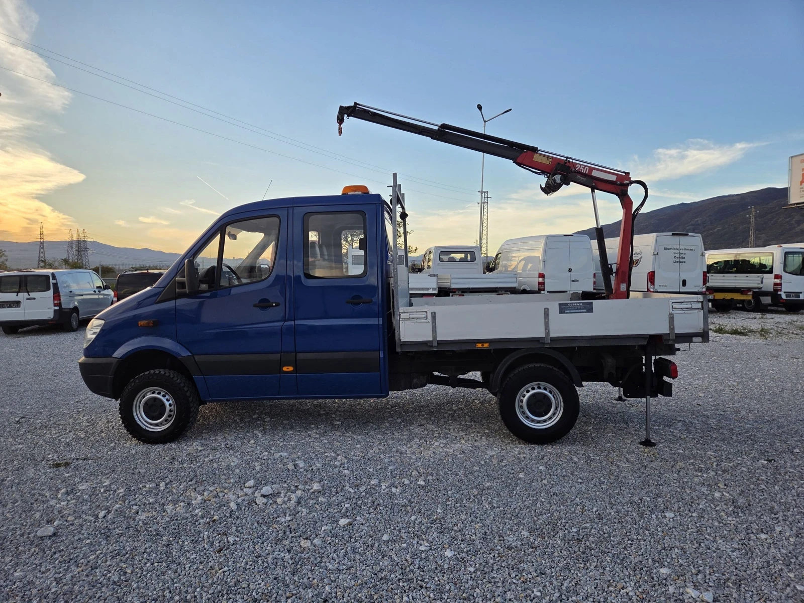 Mercedes-Benz Sprinter 316 CDI, 4 X 4, Бързи/Бавни, КРАН, 7 местен, Климатик, - изображение 2 | Auto.bg Mercedes-Benz Sprinter 316 CDI, 4 X 4, Бързи/Бавни, КРАН, 7 местен, Климатик, - изображение 2