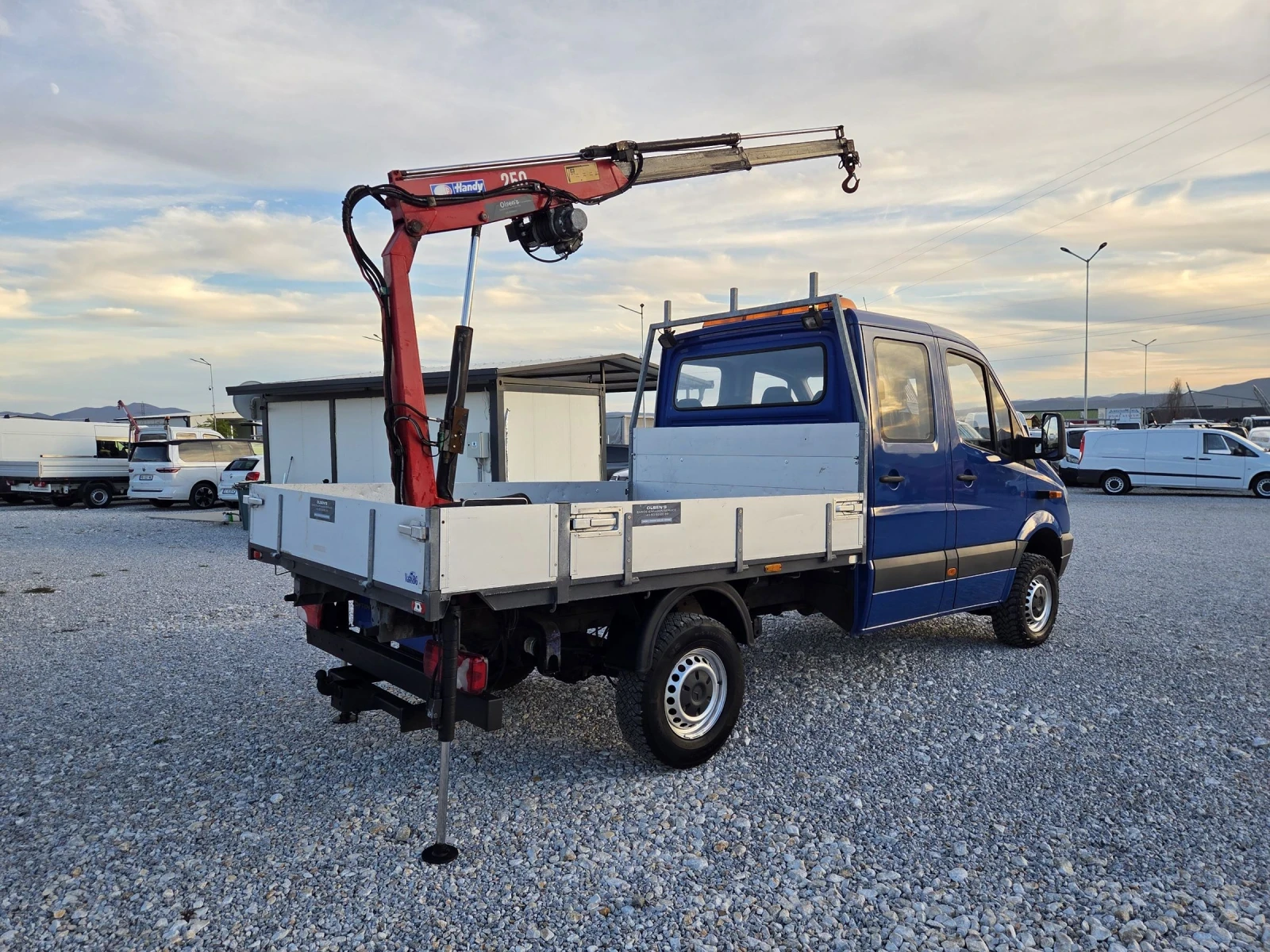 Mercedes-Benz Sprinter 316 CDI, 4 X 4, Бързи/Бавни, КРАН, 7 местен, Климатик, - изображение 5 | Auto.bg Mercedes-Benz Sprinter 316 CDI, 4 X 4, Бързи/Бавни, КРАН, 7 местен, Климатик, - изображение 5