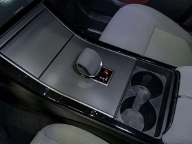 Land Rover Range Rover Velar 3.0L 6 Cyl | Black Exterior Pkg | 3D Surround Came | Auto.bg — изображение 16 Land Rover Range Rover Velar 3.0L 6 Cyl | Black Exterior Pkg | 3D Surround Came | Auto.bg — изображение 16