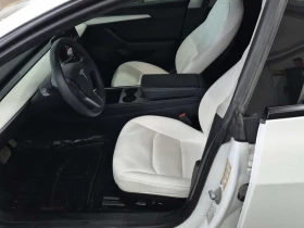 Tesla Model 3 * LONG RANGE * ПОДГРЕВИ * ПАНО * KEYLESS * CARFAX | Auto.bg — изображение 5 Tesla Model 3 * LONG RANGE * ПОДГРЕВИ * ПАНО * KEYLESS * CARFAX | Auto.bg — изображение 5