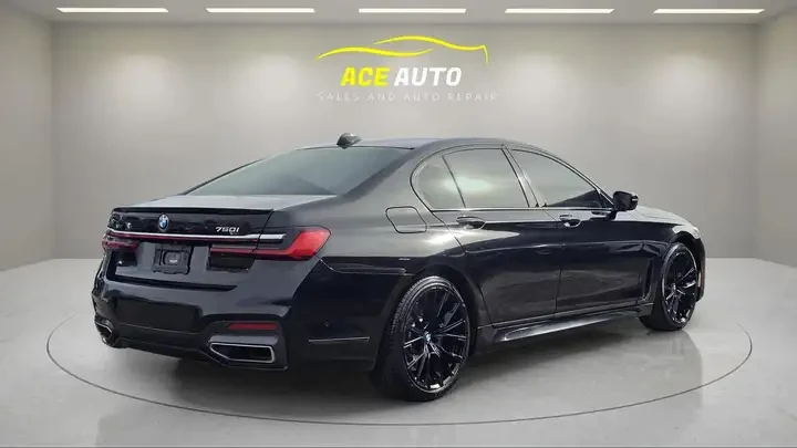 BMW 750 XDRIVE/360 VIEW/МАСАЖИ/ПОДГРЕВ/ПАНОРАМА - изображение 5 | Auto.bg BMW 750 XDRIVE/360 VIEW/МАСАЖИ/ПОДГРЕВ/ПАНОРАМА - изображение 5