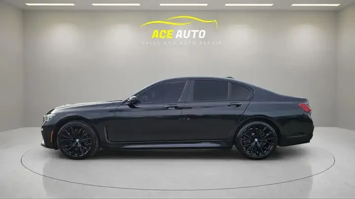 BMW 750 XDRIVE/360 VIEW/МАСАЖИ/ПОДГРЕВ/ПАНОРАМА - изображение 9 | Auto.bg BMW 750 XDRIVE/360 VIEW/МАСАЖИ/ПОДГРЕВ/ПАНОРАМА - изображение 9