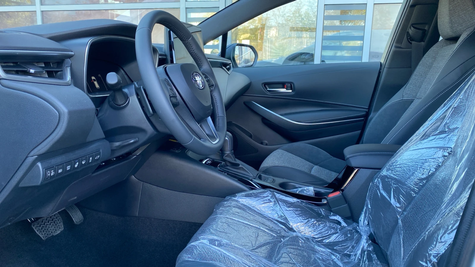 Toyota Corolla T.S 2.0 HEV Exec. Plus - изображение 10 | Auto.bg Toyota Corolla T.S 2.0 HEV Exec. Plus - изображение 10