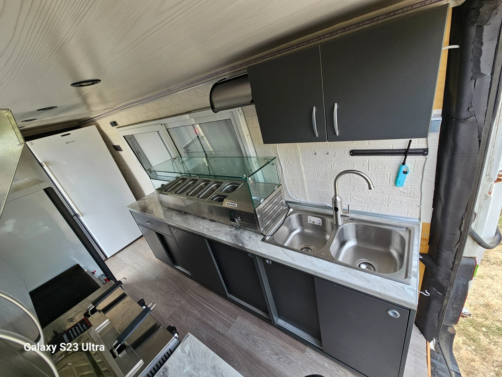 Mercedes-Benz Sprinter 313 МОБИЛНА СКАРА - изображение 7 | Auto.bg Mercedes-Benz Sprinter 313 МОБИЛНА СКАРА - изображение 7