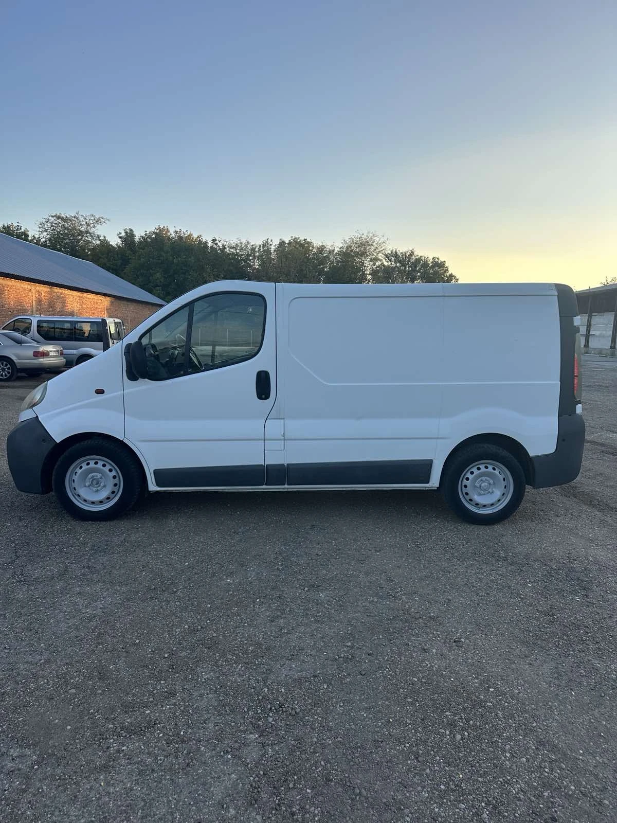 Opel Vivaro 1.9 CDTI - изображение 2 | Auto.bg Opel Vivaro 1.9 CDTI - изображение 2