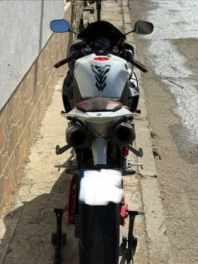 Yamaha YZF-R1 undefined | Auto.bg — изображение 11 Yamaha YZF-R1 undefined | Auto.bg — изображение 11