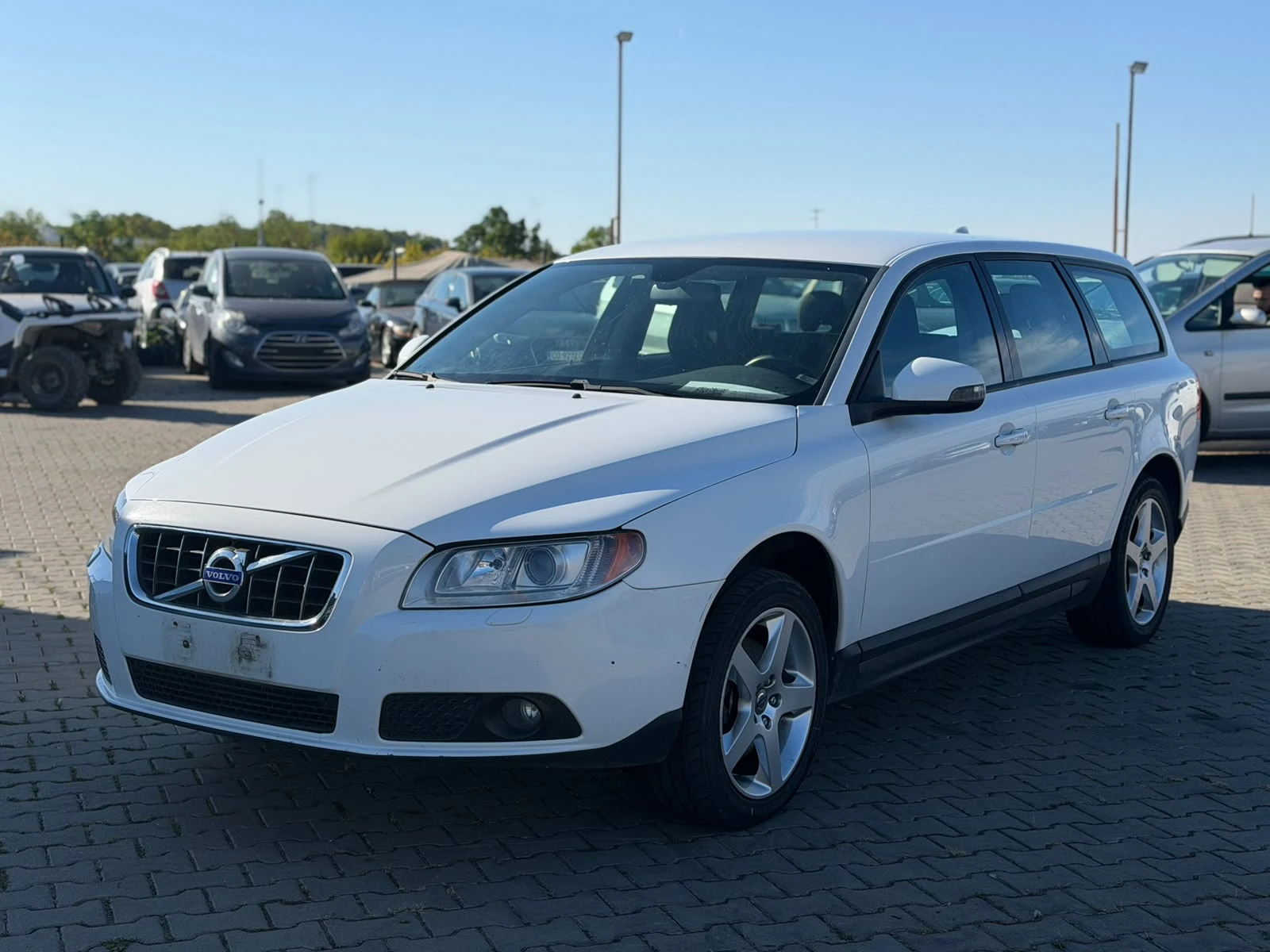 Volvo V70 / 2.0D / 136HP / POLAR / | Auto.bg — изображение 1 Volvo V70 / 2.0D / 136HP / POLAR / | Auto.bg — изображение 1