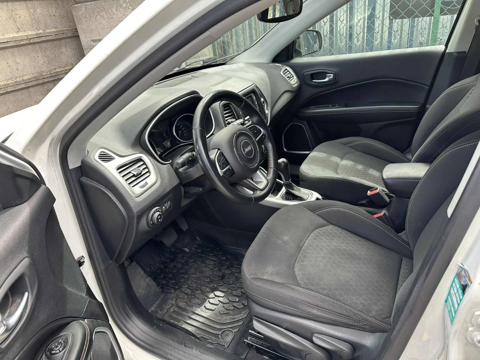 Jeep Compass  - изображение 9 | Auto.bg Jeep Compass  - изображение 9