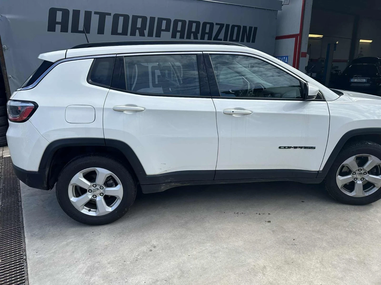 Jeep Compass  - изображение 4 | Auto.bg Jeep Compass  - изображение 4