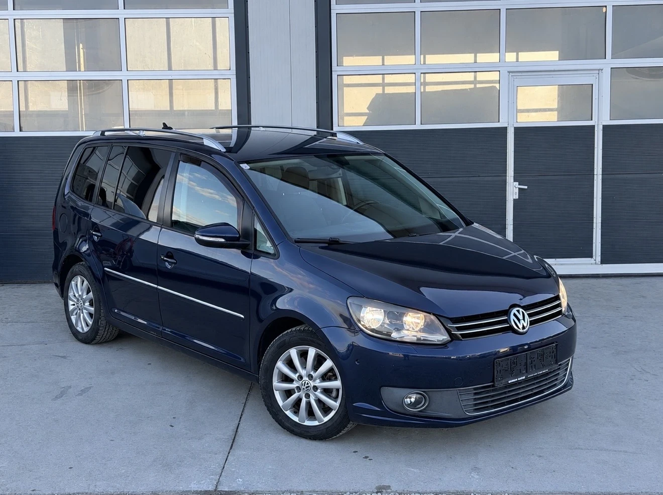 VW Touran 2.0 TDI | Auto.bg — изображение 1 VW Touran 2.0 TDI | Auto.bg — изображение 1