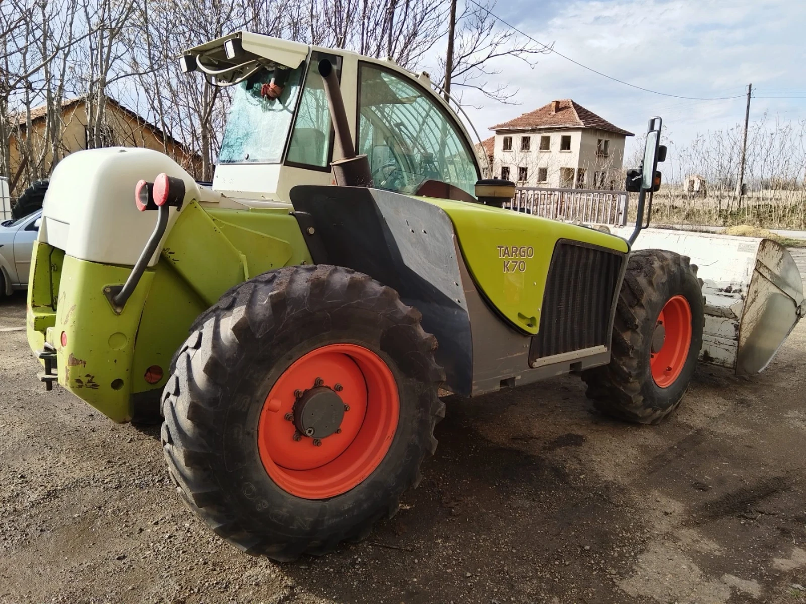 Телескопичен товарач Claas Fargo K70 - изображение 2 | Auto.bg Телескопичен товарач Claas Fargo K70 - изображение 2